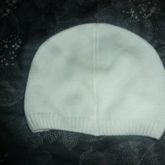 CALVIN KLEIN "Super Soft" White Knitted Beanie - Picture 5 of 9